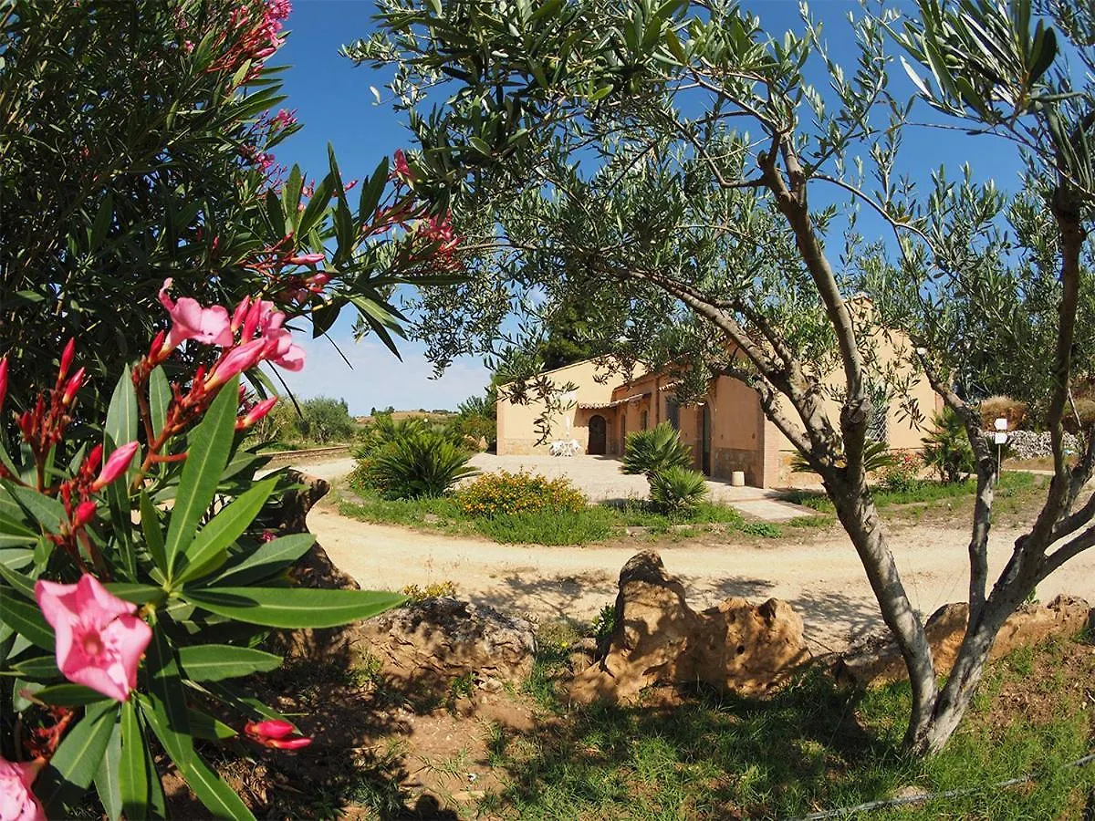 Farm stay Agriturismo Il Drago Hotel Aidone Italy