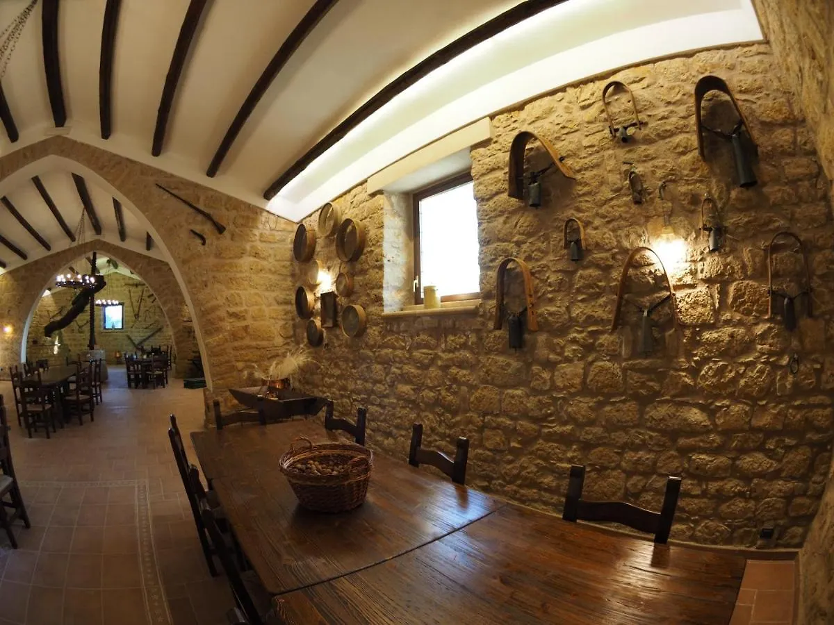 פיאצה ארמרינה Agriturismo Il Drago בית חווה פיאצה ארמרינה